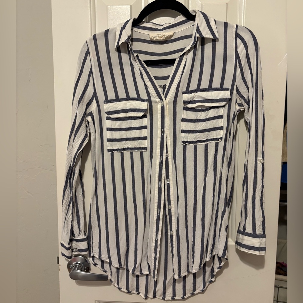 Button up stripped top(bundle item🩵)